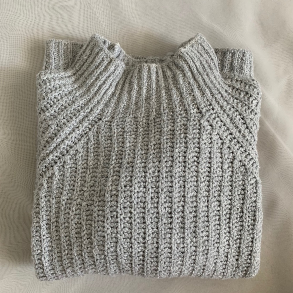 Turtle Neck Knit Sweater